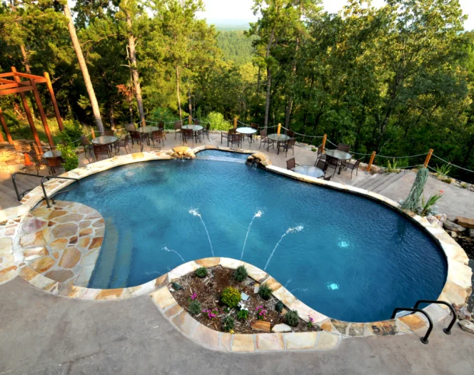 Luxury Custom Pool Design & Construction (1)